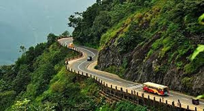 താമരശ്ശേരി ചുരത്തിൽ നിന്നും വീണയാളെ കണ്ടെത്തി താമരശ്ശേരി ചുരത്തിൽ നിന്നും വീണയാളെ കണ്ടെത്തി