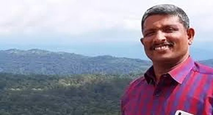 ശ്രീനിവാസൻ വധക്കേസിൽ മൂന്ന് പോപ്പുലര് ഫ്രണ്ട് നേതാക്കൾക്ക് ജാമ്യം ശ്രീനിവാസൻ വധക്കേസിൽ മൂന്ന് പോപ്പുലര് ഫ്രണ്ട് നേതാക്കൾക്ക് ജാമ്യം