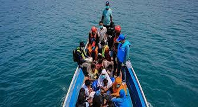 റോഹിങ്ക്യകൾ സഞ്ചരിച്ചിരുന്ന കപ്പൽ മുങ്ങി 427 പേർ മരിച്ചെന്ന് ഐക്യരാഷ്ട്രസഭ റോഹിങ്ക്യകൾ സഞ്ചരിച്ചിരുന്ന കപ്പൽ മുങ്ങി 427 പേർ മരിച്ചെന്ന് ഐക്യരാഷ്ട്രസഭ