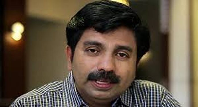 യുഡിഎഫ് സ്ഥാനാർഥി ആര്യാടൻ ഷൗക്കത്ത് നാമനിർദേശ പത്രിക സമർപ്പിച്ചു യുഡിഎഫ് സ്ഥാനാർഥി ആര്യാടൻ ഷൗക്കത്ത് നാമനിർദേശ പത്രിക സമർപ്പിച്ചു