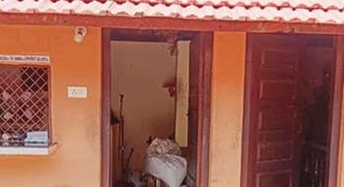 ഇളങ്ങമംഗലം ശ്രീകൃഷ്ണസ്വാമിക്ഷേത്രത്തിൽ കാണിക്കവഞ്ചി കുത്തിത്തുറന്ന് മോഷണം ഇളങ്ങമംഗലം ശ്രീകൃഷ്ണസ്വാമിക്ഷേത്രത്തിൽ കാണിക്കവഞ്ചി കുത്തിത്തുറന്ന് മോഷണം