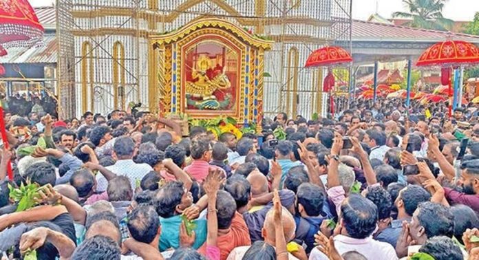 എടത്വാ സെയ്ന്റ് ജോർജ് ഫൊറോന പള്ളിയിൽ വിശുദ്ധ ഗീവർഗീസ് സഹദായുടെ തിരുനാൾ പ്രദക്ഷിണം നടന്നു എടത്വാ സെയ്ന്റ് ജോർജ് ഫൊറോന പള്ളിയിൽ വിശുദ്ധ ഗീവർഗീസ് സഹദായുടെ തിരുനാൾ പ്രദക്ഷിണം നടന്നു