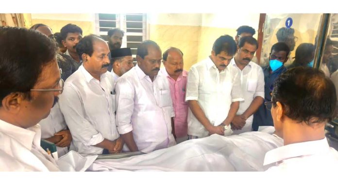 എം.ജി കണ്ണന് കെ.സി. വേണുഗോപാൽ എം.പി ആദരാഞ്ജലികൾ അർപ്പിച്ചു എം.ജി കണ്ണന് കെ.സി. വേണുഗോപാൽ എം.പി ആദരാഞ്ജലികൾ അർപ്പിച്ചു