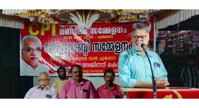 ആശയപരമായ പോരാട്ടത്തിനെ ഫാഷിസത്തെ പ്രതിരോധിക്കാനാവു : അജിത് കൊളാടി ആശയപരമായ പോരാട്ടത്തിനെ ഫാഷിസത്തെ പ്രതിരോധിക്കാനാവു : അജിത് കൊളാടി