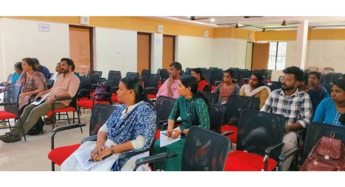പട്ടികജാതി പട്ടികവർഗ വിഭാഗങ്ങൾക്കായി വിഭാവനം ചെയ്ത പദ്ധതികൾ വേഗത്തിൽ പൂർത്തീകരിക്കണമെന്ന് പ്രമോദ് നാരായണൻ എംഎൽഎ പട്ടികജാതി പട്ടികവർഗ വിഭാഗങ്ങൾക്കായി വിഭാവനം ചെയ്ത പദ്ധതികൾ വേഗത്തിൽ പൂർത്തീകരിക്കണമെന്ന് പ്രമോദ് നാരായണൻ എംഎൽഎ