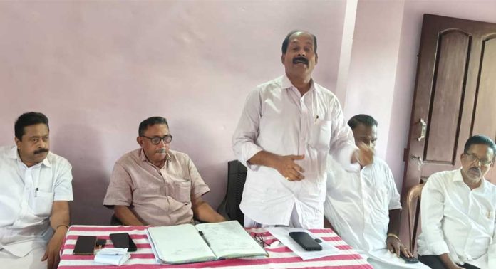 ഹൃഷികേശ ക്ഷേത്രത്തിലെ ആക്രമണം ; കോൺഗ്രസ് പ്രതിഷേധിച്ചു ഹൃഷികേശ ക്ഷേത്രത്തിലെ ആക്രമണം ; കോൺഗ്രസ് പ്രതിഷേധിച്ചു