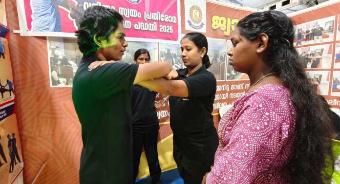 സ്വയം പ്രതിരോധത്തിന് അവസരം ഒരുക്കി വനിതാ പോലീസ് സ്വയം പ്രതിരോധത്തിന് അവസരം ഒരുക്കി വനിതാ പോലീസ്