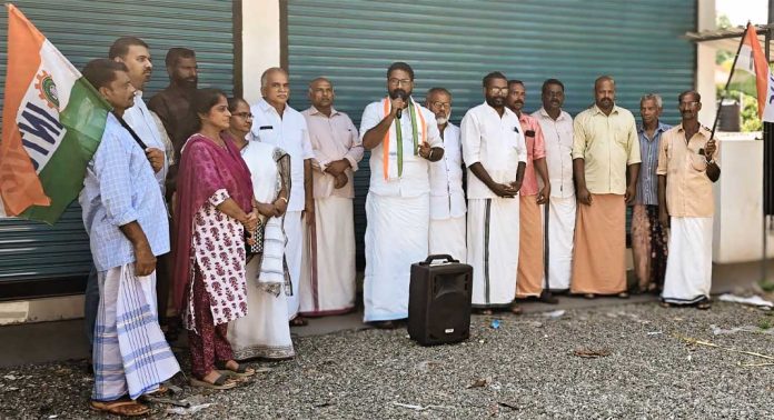 കേന്ദ്ര – സംസ്ഥാന സർക്കാരുകൾ തൊഴിലാളികളെ വഞ്ചിക്കുന്നു : പ്രമോദ് മന്ദമരുതി കേന്ദ്ര – സംസ്ഥാന സർക്കാരുകൾ തൊഴിലാളികളെ വഞ്ചിക്കുന്നു : പ്രമോദ് മന്ദമരുതി