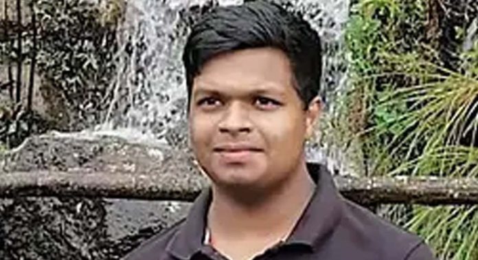 സിഐഎസ്എഫ് ഉദ്യോഗസ്ഥർ കാറിടിച്ച് കൊലപ്പെടുത്തിയ ഐവിൻ ജിജോയുടെ സംസ്കാരം ഇന്ന് നടക്കും സിഐഎസ്എഫ് ഉദ്യോഗസ്ഥർ കാറിടിച്ച് കൊലപ്പെടുത്തിയ ഐവിൻ ജിജോയുടെ സംസ്കാരം ഇന്ന് നടക്കും