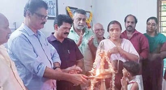 കൊടുമൺ തെക്ക് ആചാര്യസ്മാരക എൻഎസ്എസ് കരയോഗം നടത്തിയ മെറിറ്റ് അവാർഡ് മേള ഉദ്ഘാടനം ചെയ്തു കൊടുമൺ തെക്ക് ആചാര്യസ്മാരക എൻഎസ്എസ് കരയോഗം നടത്തിയ മെറിറ്റ് അവാർഡ് മേള ഉദ്ഘാടനം ചെയ്തു