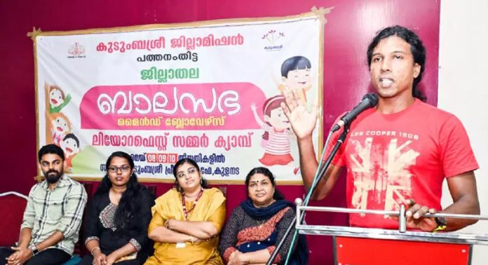 സമ്മർ ക്യാമ്പ് ‘ലിയോറ’ ഫെസ്റ്റ് ; രണ്ടാം ദിവസം കുട്ടികളുമായി സംവദിക്കാൻ എത്തിയത് ഷെയ്ക് ഹസൻ ഖാൻ സമ്മർ ക്യാമ്പ് ‘ലിയോറ’ ഫെസ്റ്റ് ; രണ്ടാം ദിവസം കുട്ടികളുമായി സംവദിക്കാൻ എത്തിയത് ഷെയ്ക് ഹസൻ ഖാൻ