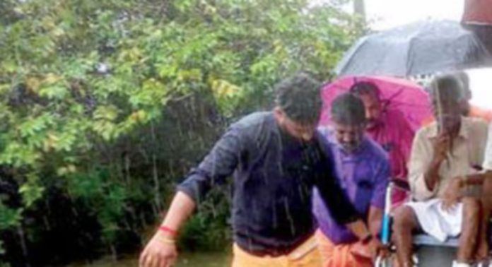 മനയ്ക്കച്ചിറ, തോട്ടഭാഗം പ്രദേശങ്ങളിലെ താഴ്ന്നപ്രദേശങ്ങൾ വെള്ളത്തിനടിയില് മനയ്ക്കച്ചിറ, തോട്ടഭാഗം പ്രദേശങ്ങളിലെ താഴ്ന്നപ്രദേശങ്ങൾ വെള്ളത്തിനടിയില്