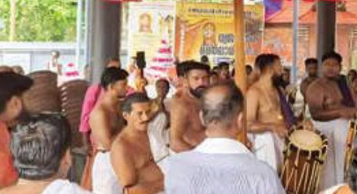 മാത്തൂർക്കാവ് ഭഗവതീക്ഷേത്രത്തിൽ കൊടിമരസമർപ്പണം നടന്നു മാത്തൂർക്കാവ് ഭഗവതീക്ഷേത്രത്തിൽ കൊടിമരസമർപ്പണം നടന്നു