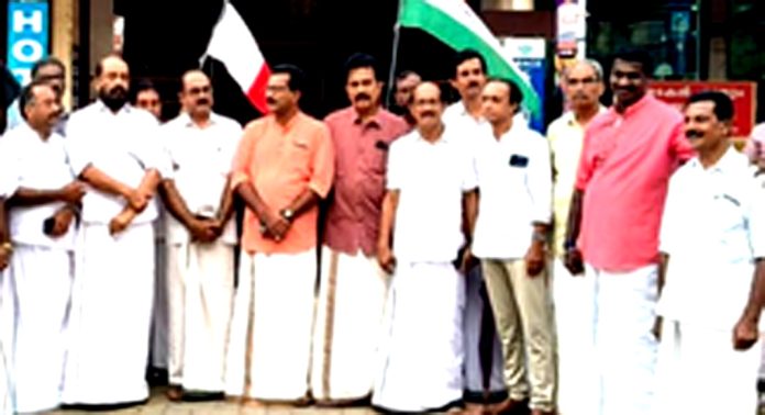 പേരുർക്കട പോലീസ് സ്റ്റേഷനിൽ ദളിത് യുവതി പീഡിപ്പിക്കപ്പെട്ടത് ദളിന് സമൂഹത്തോട് ഇടതുപക്ഷത്തിന്റെ വെല്ലുവിളി ; അഡ്വ: വർഗീസ് മാമ്മൻ പേരുർക്കട പോലീസ് സ്റ്റേഷനിൽ ദളിത് യുവതി പീഡിപ്പിക്കപ്പെട്ടത് ദളിന് സമൂഹത്തോട് ഇടതുപക്ഷത്തിന്റെ വെല്ലുവിളി ; അഡ്വ: വർഗീസ് മാമ്മൻ