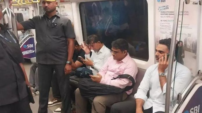 കനത്ത മഴയെ തുടർന്ന് ട്രാഫിക് ബ്ലോക്ക് ; മുംബൈ മെട്രോയിൽ സഞ്ചരിച്ച് മഹാരാഷ്ട്ര മന്ത്രി കനത്ത മഴയെ തുടർന്ന് ട്രാഫിക് ബ്ലോക്ക് ; മുംബൈ മെട്രോയിൽ സഞ്ചരിച്ച് മഹാരാഷ്ട്ര മന്ത്രി