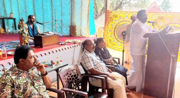 കാരിക്കോട് തൃക്കണ്ണപുരം ശ്രീകൃഷ്ണസ്വാമി ക്ഷേത്രം ഉപദേശക സമിതിയുടെ നേതൃത്വത്തില് കേരള സംഗീത നാടക അക്കാദമി പുരസ്കാരം നേടിയ ബാബുരാജിനെ ആദരിച്ചു കാരിക്കോട് തൃക്കണ്ണപുരം ശ്രീകൃഷ്ണസ്വാമി ക്ഷേത്രം ഉപദേശക സമിതിയുടെ നേതൃത്വത്തില് കേരള സംഗീത നാടക അക്കാദമി പുരസ്കാരം നേടിയ ബാബുരാജിനെ ആദരിച്ചു