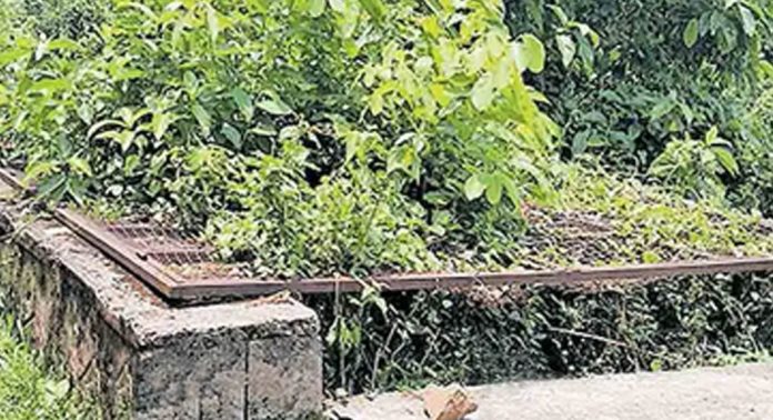 ആർക്കും പ്രയോജനപ്പെടാതെ മുണ്ടയ്ക്കമൺ മുണ്ടിയക്കുളം ആർക്കും പ്രയോജനപ്പെടാതെ മുണ്ടയ്ക്കമൺ മുണ്ടിയക്കുളം