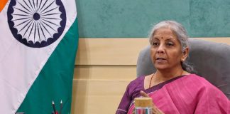 ഇന്ത്യൻ സമ്പദ്വ്യവസ്ഥ തകർന്ന നിലയിലാണെന്ന രാഹുൽ ഗാന്ധിയുടെ പരാമർശം രാജ്യത്തെ ജനങ്ങളുടെ കഠിനാധ്വാനത്തെ തള്ളിപ്പറയുന്നതും അവഹേളിക്കുന്നതുമാണെന്ന് നിർമല സീതാരാമൻ