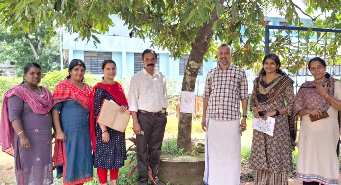 ജൈവ വൈവിധ്യ ദിനാചരണം ; പഴവങ്ങാടി ഗവ. യു.പി. സ്കൂൾ അങ്കണത്തിലെ മരമുത്തശ്ശിമാരെ അടുത്തറിയാൻ ക്യുആർ കോഡ് പതിപ്പിച്ചു ജൈവ വൈവിധ്യ ദിനാചരണം ; പഴവങ്ങാടി ഗവ. യു.പി. സ്കൂൾ അങ്കണത്തിലെ മരമുത്തശ്ശിമാരെ അടുത്തറിയാൻ ക്യുആർ കോഡ് പതിപ്പിച്ചു