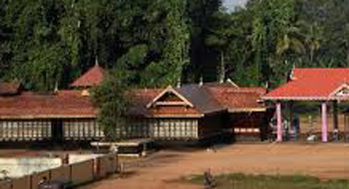 ഒരിപ്പുറത്ത് ക്ഷേത്രം മതപാഠശാലയിൽ ഭാരതീസപര്യ തുടങ്ങി ഒരിപ്പുറത്ത് ക്ഷേത്രം മതപാഠശാലയിൽ ഭാരതീസപര്യ തുടങ്ങി