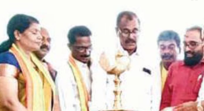 ഒരിപ്രം ശ്രീനാരായണ കൺവെൻഷൻ തുടങ്ങി ഒരിപ്രം ശ്രീനാരായണ കൺവെൻഷൻ തുടങ്ങി