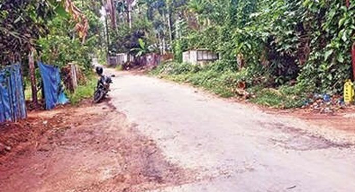 വിളക്കുമരം-നെടുമ്പ്രക്കാട് പാലം ഈ മാസം അവസാനത്തോടെ ഗതാഗതത്തിനു തുറന്നുകൊടുത്തേക്കും വിളക്കുമരം-നെടുമ്പ്രക്കാട് പാലം ഈ മാസം അവസാനത്തോടെ ഗതാഗതത്തിനു തുറന്നുകൊടുത്തേക്കും