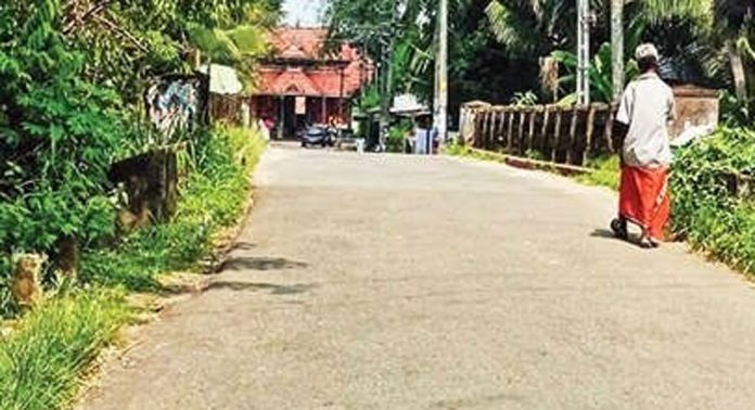 പത്തിയൂർ പാലം പുനർനിർമിക്കുന്നതിന് മുന്നോടിയായി നിലവിലെ പാലം പൊളിക്കുന്നതിനുള്ള നടപടി തുടങ്ങി പത്തിയൂർ പാലം പുനർനിർമിക്കുന്നതിന് മുന്നോടിയായി നിലവിലെ പാലം പൊളിക്കുന്നതിനുള്ള നടപടി തുടങ്ങി