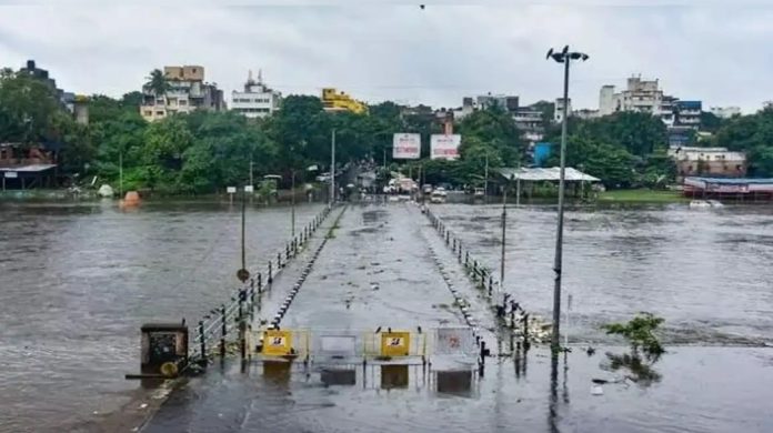 നദികളിൽ ജലനിരപ്പ് ഉയരുന്ന സാഹചര്യത്തിൽ പ്രളയ മുന്നറിയിപ്പ് നൽകി ദുരന്തനിവാരണ അതോറിറ്റി നദികളിൽ ജലനിരപ്പ് ഉയരുന്ന സാഹചര്യത്തിൽ പ്രളയ മുന്നറിയിപ്പ് നൽകി ദുരന്തനിവാരണ അതോറിറ്റി