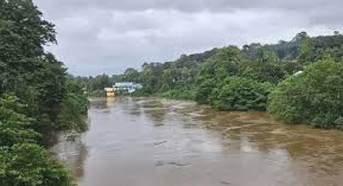 നദികളിൽ ജലനിരപ്പ് ഉയരുന്നു ; ജാഗ്രത നിര്ദേശം നദികളിൽ ജലനിരപ്പ് ഉയരുന്നു ; ജാഗ്രത നിര്ദേശം