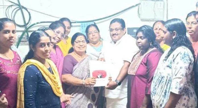 പെരിങ്ങര ഗ്രാമപഞ്ചായത്ത് കുടുംബശ്രീ സി.ഡി.എസ് തയ്യാറാക്കിയ ക്രൈം മാപ്പിംഗ് റിപ്പോർട്ട് ബുക്കിന്റെ പ്രകാശനം നടന്നു പെരിങ്ങര ഗ്രാമപഞ്ചായത്ത് കുടുംബശ്രീ സി.ഡി.എസ് തയ്യാറാക്കിയ ക്രൈം മാപ്പിംഗ് റിപ്പോർട്ട് ബുക്കിന്റെ പ്രകാശനം നടന്നു