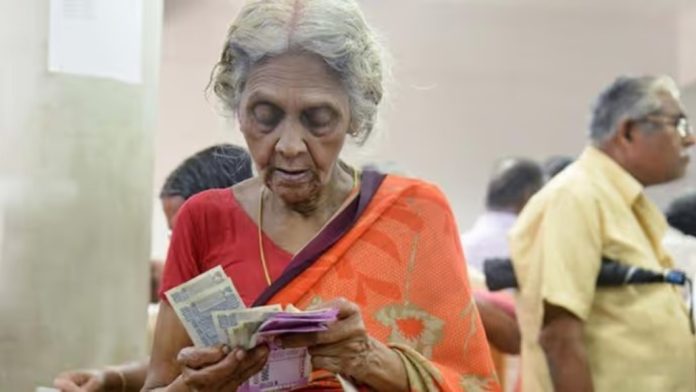 മേയ് മാസത്തെ പെന്ഷന് ഈ മാസം 25 മുതല് വിതരണം ചെയ്യും മേയ് മാസത്തെ പെന്ഷന് ഈ മാസം 25 മുതല് വിതരണം ചെയ്യും