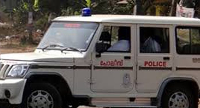 സിപിഎം മുൻ ബ്രാഞ്ച് സെക്രട്ടറി റോബിൻ വിളവനാലിനെ വടിവാളുപയോഗിച്ച് വെട്ടിയ കേസ് ; പത്തനംതിട്ട നഗരസഭാ കൗൺസിലർ ഉൾപ്പെടെയുള്ളവരുടെ മൊഴി പോലീസ് രേഖപ്പെടുത്തി സിപിഎം മുൻ ബ്രാഞ്ച് സെക്രട്ടറി റോബിൻ വിളവനാലിനെ വടിവാളുപയോഗിച്ച് വെട്ടിയ കേസ് ; പത്തനംതിട്ട നഗരസഭാ കൗൺസിലർ ഉൾപ്പെടെയുള്ളവരുടെ മൊഴി പോലീസ് രേഖപ്പെടുത്തി