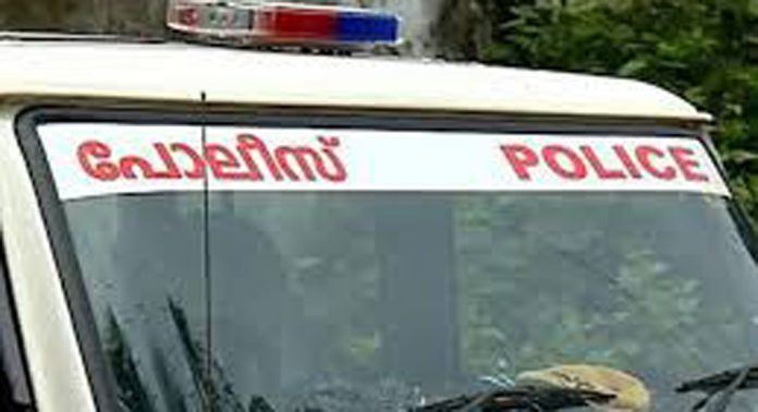 പത്തനംതിട്ടയിൽ വ്യാജ ഹാൾടിക്കറ്റുമായി നീറ്റ് പരീക്ഷയ്ക്ക് വിദ്യാർത്ഥി എത്തിയ സംഭവം ; കുറ്റം സമ്മതിച്ച് അക്ഷയ സെന്റർ ജീവനക്കാരി പത്തനംതിട്ടയിൽ വ്യാജ ഹാൾടിക്കറ്റുമായി നീറ്റ് പരീക്ഷയ്ക്ക് വിദ്യാർത്ഥി എത്തിയ സംഭവം ; കുറ്റം സമ്മതിച്ച് അക്ഷയ സെന്റർ ജീവനക്കാരി
