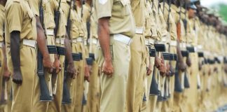 വിദ്യാർത്ഥി പ്രതിഷേധത്തിനിടെ എ.കെ. 47 തോക്ക് ഉപയോഗിച്ച വിവാദം; ബിഹാറിൽ 17 പൊലീസുകാർക്കെതിരെ നടപടി