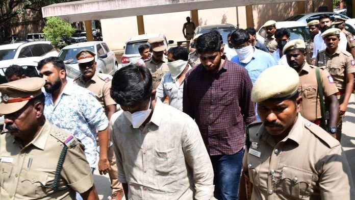 പൊള്ളാച്ചി കൂട്ടബലാത്സംഗ കേസിൽ ഇന്ന് വിധി ; പ്രതികളിൽ രാഷ്ട്രീയനേതാക്കളും പൊള്ളാച്ചി കൂട്ടബലാത്സംഗ കേസിൽ ഇന്ന് വിധി ; പ്രതികളിൽ രാഷ്ട്രീയനേതാക്കളും