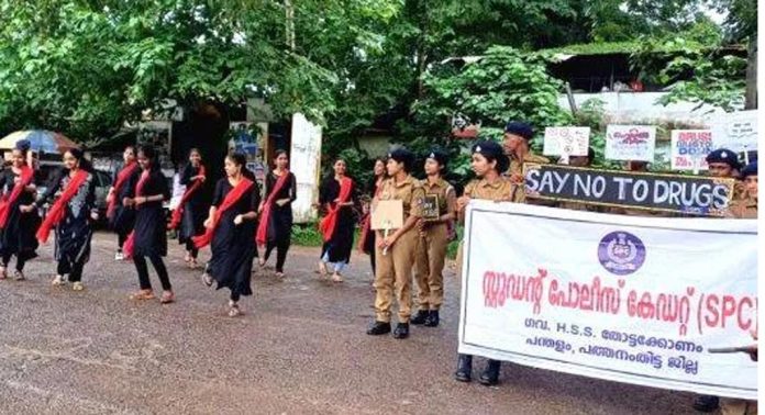 തോട്ടക്കോണം ഗവ ഹയർ സെക്കൻഡറി സ്കൂളിലെ എസ്.പി.സി യൂണിറ്റിന്റെ ആഭിമുഖ്യത്തിൽ ഫ്ളാഷ്മോബും റാലിയും നടത്തി തോട്ടക്കോണം ഗവ ഹയർ സെക്കൻഡറി സ്കൂളിലെ എസ്.പി.സി യൂണിറ്റിന്റെ ആഭിമുഖ്യത്തിൽ ഫ്ളാഷ്മോബും റാലിയും നടത്തി