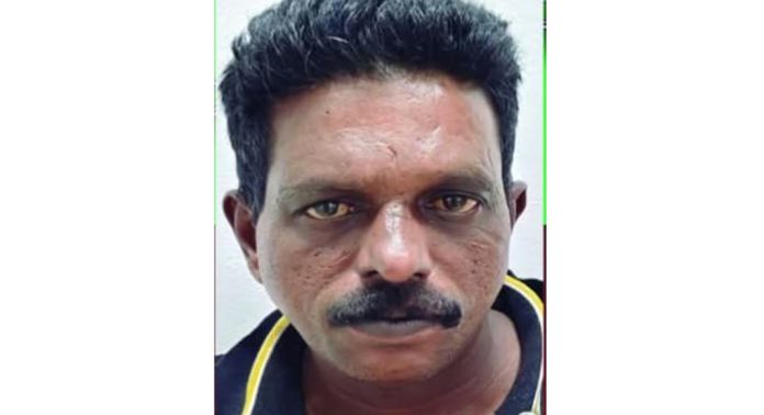 മുൻവിരോധം കാരണം വീട്ടമ്മയെ വാക്കത്തികൊണ്ട് വെട്ടിപരിക്കേൽപ്പിച്ച അയൽവാസിയെ മലയാലപ്പുഴ പോലീസ് അറസ്റ്റ് ചെയ്തു മുൻവിരോധം കാരണം വീട്ടമ്മയെ വാക്കത്തികൊണ്ട് വെട്ടിപരിക്കേൽപ്പിച്ച അയൽവാസിയെ മലയാലപ്പുഴ പോലീസ് അറസ്റ്റ് ചെയ്തു