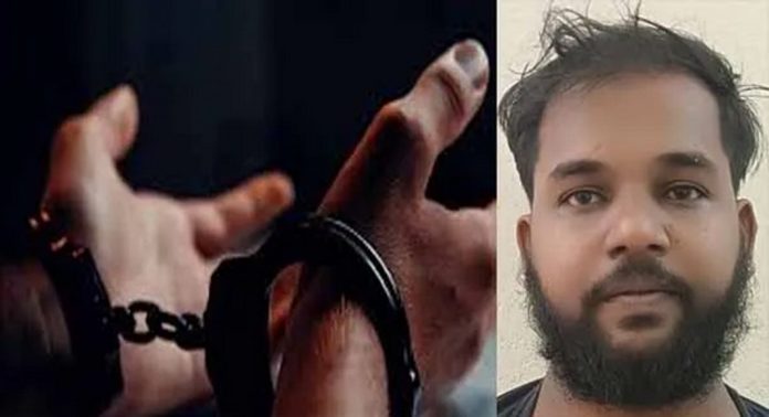 വയോധികയുടെ കഴുത്തിലെ മാല അറുത്തെടുത്തു ; വസ്ത്രം വലിച്ചു കീറി അപമാനിച്ചു; സ്കൂട്ടറില് രക്ഷപെടുന്നതിനിടെ പ്രതികളില് ഒരാള് മകന്റെ പിടിയില് വയോധികയുടെ കഴുത്തിലെ മാല അറുത്തെടുത്തു ; വസ്ത്രം വലിച്ചു കീറി അപമാനിച്ചു; സ്കൂട്ടറില് രക്ഷപെടുന്നതിനിടെ പ്രതികളില് ഒരാള് മകന്റെ പിടിയില്