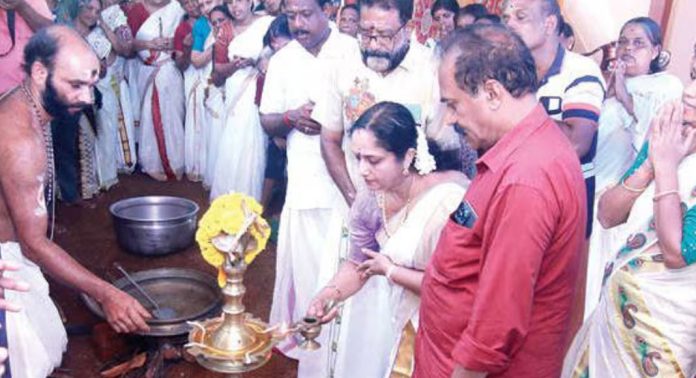 പുല്ലാട് തെങ്ങുംതോട്ടം ദേവീക്ഷേത്ര ഉത്സവത്തിന് തുടക്കമായി പുല്ലാട് തെങ്ങുംതോട്ടം ദേവീക്ഷേത്ര ഉത്സവത്തിന് തുടക്കമായി