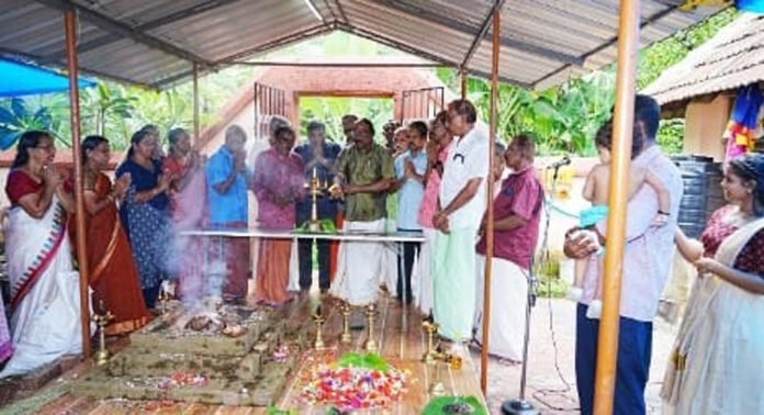 അങ്ങാടി പേട്ട ശാസ്താക്ഷേത്രത്തിൽ നവശക്തി അർച്ചനയും ഹോമവും നടന്നു അങ്ങാടി പേട്ട ശാസ്താക്ഷേത്രത്തിൽ നവശക്തി അർച്ചനയും ഹോമവും നടന്നു