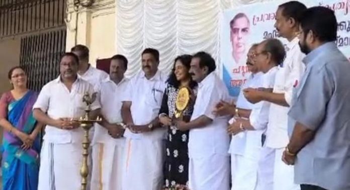 മഹാകവി വെണ്ണിക്കുളത്തിന്റെ സംഭാവനകൾ വലുത് ; ഡോ. എൻ ജയരാജ് മഹാകവി വെണ്ണിക്കുളത്തിന്റെ സംഭാവനകൾ വലുത് ; ഡോ. എൻ ജയരാജ്