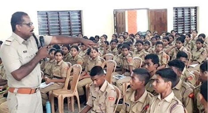 റാന്നി സെയ്ന്റ് തോമസ് കോളേജിൽ നടക്കുന്ന എൻസിസി വാർഷിക ക്യാമ്പിൽ ലഹരിവിരുദ്ധ ബോധവത്കരണക്ലാസും വിജ്ഞാനസംവാദസദസ്സും നടത്തി റാന്നി സെയ്ന്റ് തോമസ് കോളേജിൽ നടക്കുന്ന എൻസിസി വാർഷിക ക്യാമ്പിൽ ലഹരിവിരുദ്ധ ബോധവത്കരണക്ലാസും വിജ്ഞാനസംവാദസദസ്സും നടത്തി