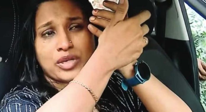 കൈക്കൂലി കേസില് അറസ്റ്റിലായ ബിൽഡിങ് ഇൻസ്പെക്ടർ സ്വപ്നയെ കസ്റ്റഡിയിൽ വേണമെന്ന് വിജിലൻസ് കൈക്കൂലി കേസില് അറസ്റ്റിലായ ബിൽഡിങ് ഇൻസ്പെക്ടർ സ്വപ്നയെ കസ്റ്റഡിയിൽ വേണമെന്ന് വിജിലൻസ്
