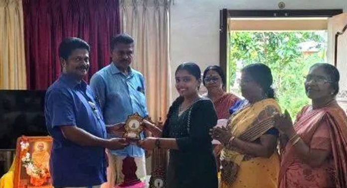 എസ്.എൻ.ഡി.പി മുത്തൂർ ശാഖയില് എസ്.എസ്.എൽ.സി, പ്ലസ് ടു പരീക്ഷകളിൽ വിജയിച്ച വിദ്യാർത്ഥികൾക്ക് അവാർഡ് ദാനം നടത്തി എസ്.എൻ.ഡി.പി മുത്തൂർ ശാഖയില് എസ്.എസ്.എൽ.സി, പ്ലസ് ടു പരീക്ഷകളിൽ വിജയിച്ച വിദ്യാർത്ഥികൾക്ക് അവാർഡ് ദാനം നടത്തി