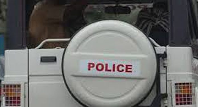 13 കാരിയോട് ലൈംഗികാതിക്രമം : 18 കാരനായ തിരുവല്ല സ്വദേശി പിടിയിൽ 13 കാരിയോട് ലൈംഗികാതിക്രമം : 18 കാരനായ തിരുവല്ല സ്വദേശി പിടിയിൽ