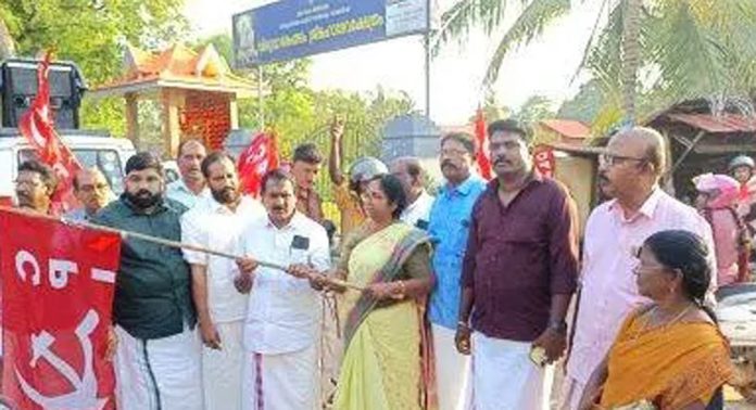 സി.പി.ഐ തിരുവല്ല മണ്ഡലം സമ്മേളനം കുറ്റൂർ പഞ്ചായത്ത് കമ്മ്യൂണിറ്റി ഹാളിൽ തുടങ്ങി സി.പി.ഐ തിരുവല്ല മണ്ഡലം സമ്മേളനം കുറ്റൂർ പഞ്ചായത്ത് കമ്മ്യൂണിറ്റി ഹാളിൽ തുടങ്ങി