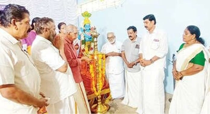 കാവുംഭാഗം ആനന്ദേശ്വരം ശിവക്ഷേത്രത്തിൽ 40-ാമത് അഖിലഭാരത ഭാഗവതസത്ര വാർഷികം ഉദ്ഘാടനം ചെയ്തു കാവുംഭാഗം ആനന്ദേശ്വരം ശിവക്ഷേത്രത്തിൽ 40-ാമത് അഖിലഭാരത ഭാഗവതസത്ര വാർഷികം ഉദ്ഘാടനം ചെയ്തു