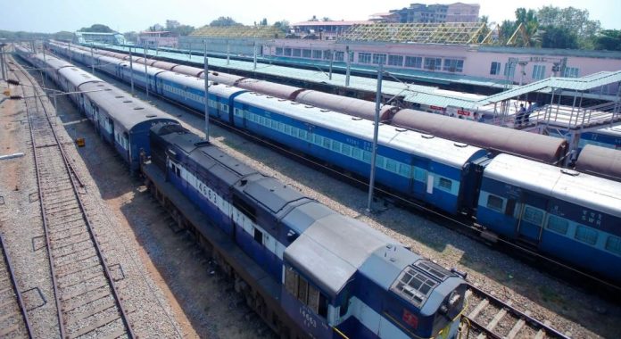 തിരുവനന്തപുരം – കോഴിക്കോട് ജനശതാബ്ദി എക്സ്പ്രസ് വൈകിയോടുമെന്ന് ഇന്ത്യൻ റെയിൽവേ തിരുവനന്തപുരം – കോഴിക്കോട് ജനശതാബ്ദി എക്സ്പ്രസ് വൈകിയോടുമെന്ന് ഇന്ത്യൻ റെയിൽവേ