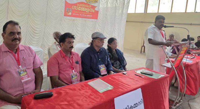 കൊറ്റനാട് പഞ്ചായത്തില് ഉപാധിരഹിത പട്ടയം നല്കണം : സി.പി.ഐ കൊറ്റനാട് പഞ്ചായത്തില് ഉപാധിരഹിത പട്ടയം നല്കണം : സി.പി.ഐ