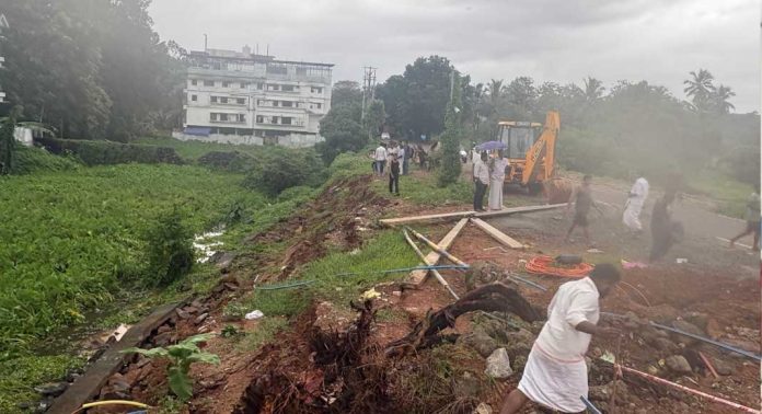 എറണാകുളം ജില്ലയിൽ വൈദ്യുതി ബന്ധം പുന:സ്ഥാപിക്കാൻ ഊർജിത നടപടികൾ എറണാകുളം ജില്ലയിൽ വൈദ്യുതി ബന്ധം പുന:സ്ഥാപിക്കാൻ ഊർജിത നടപടികൾ